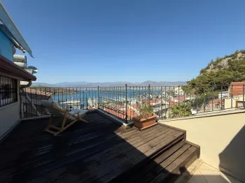 Spacious apartment minutes from marina town Karagozler